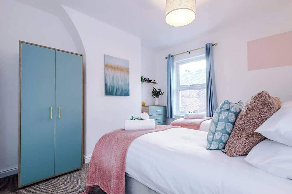 New! Spacious & Stylish home, City centre, Sleep 4 in Chester, West Cheshire und Chester