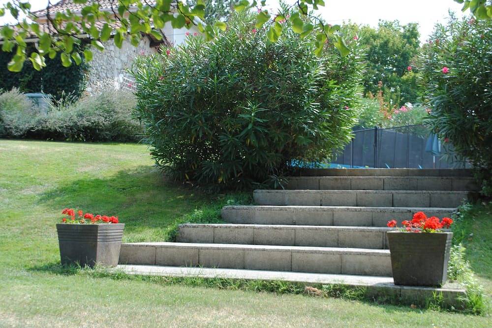 Das Drouant, ein Ferienhaus mit 3 Schlafzimmern in einer ehemaligen Scheune mit großem Gemeinschaftspool in Dolmayrac, Villeneuve-sur-Lot und Umgebung