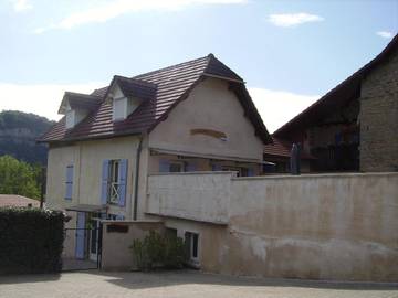 Gîte pour 6 personnes, avec jardin à Sault-Brénaz