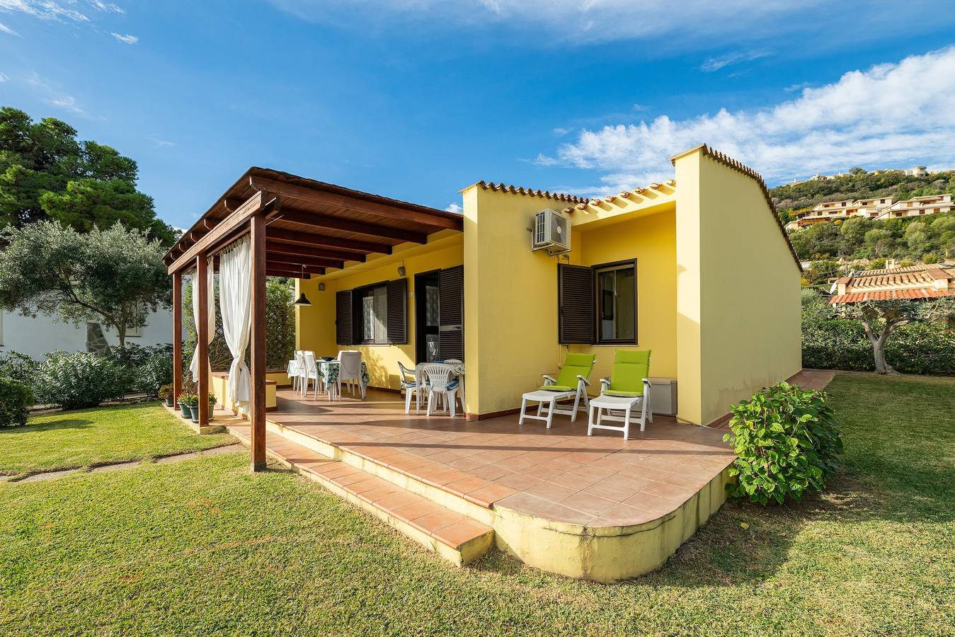Ferienhaus "Luisella" mit privater Terrasse und privatem Garten in Costa Rei, Muravera