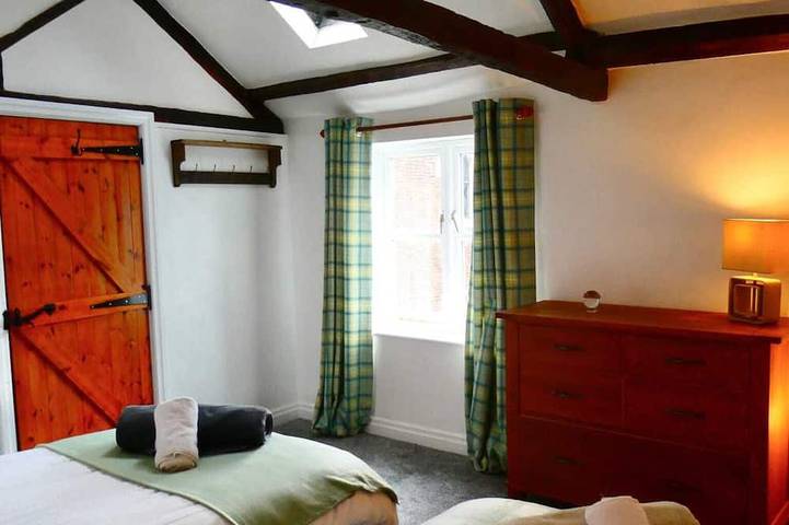 Cosy but spacious, historic cottage on The Red House Estate in Yorkshire du Nord