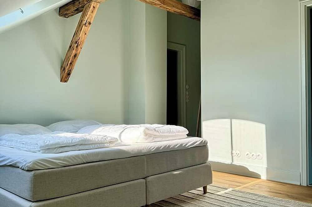 Entire Historic Captain's House - 6 Bedrooms in Strukkamp, Fehmarn