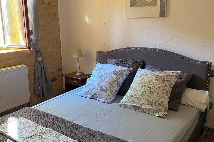 Gîte pour 24 personnes, avec terrasse et jardin, animaux acceptés à Paunat - 3