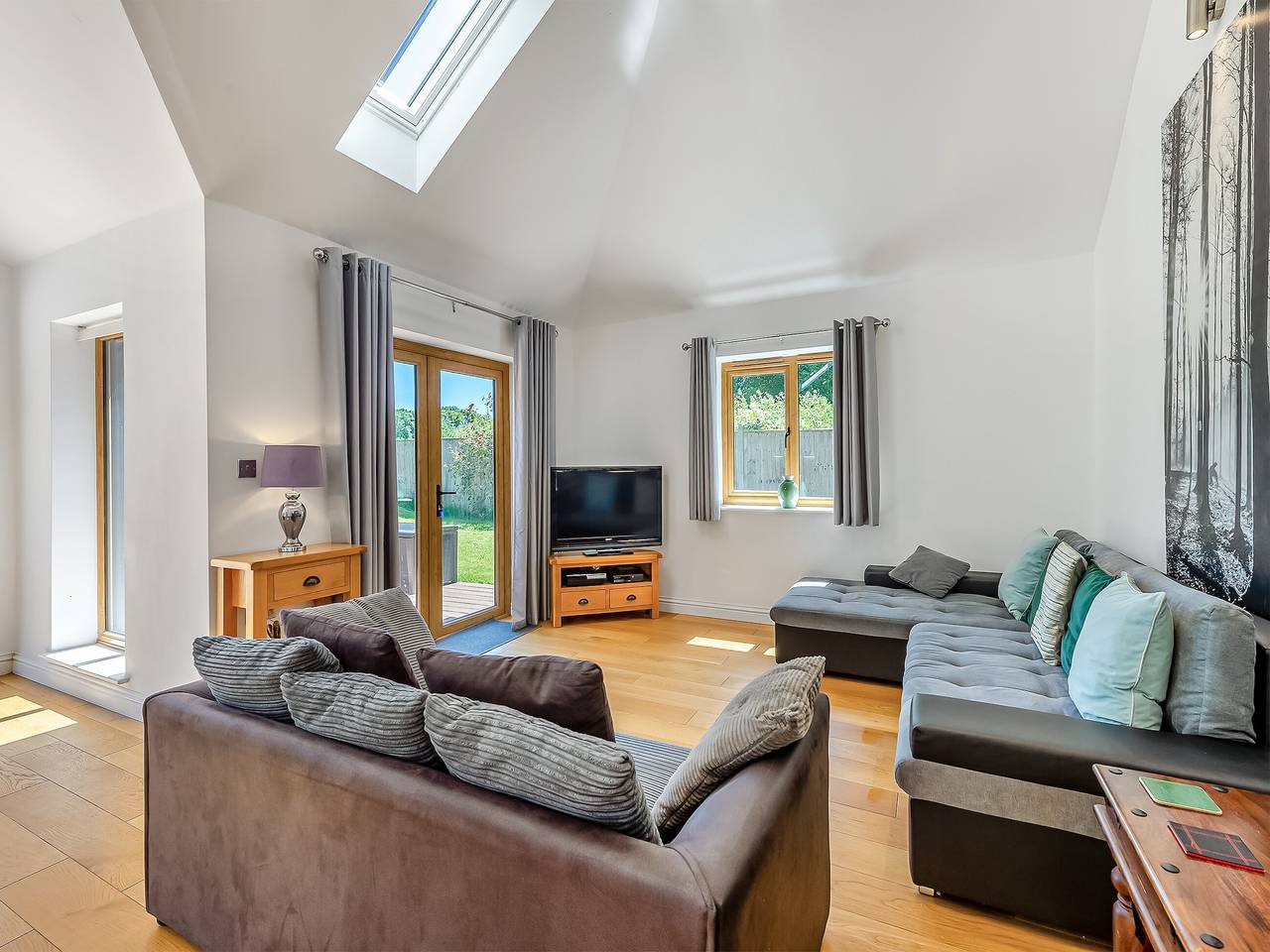 Chestnut Lodge in Greensands Ridge, Broomfield and Kingswood