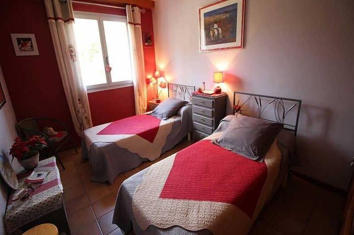 Family holiday house in Bagnols-s/Cèze, Gard, private pool, nice view, pets allowed (1). in Bagnols-sur-Cèze, Region de Nimes