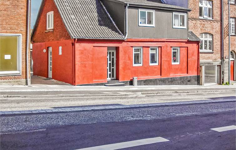 Ferieleilighet for 5 personer, med Terrasse og Hage i Randers
