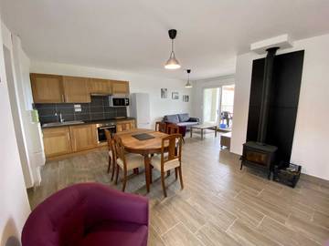 Gîte pour 4 personnes, avec terrasse à Fleury