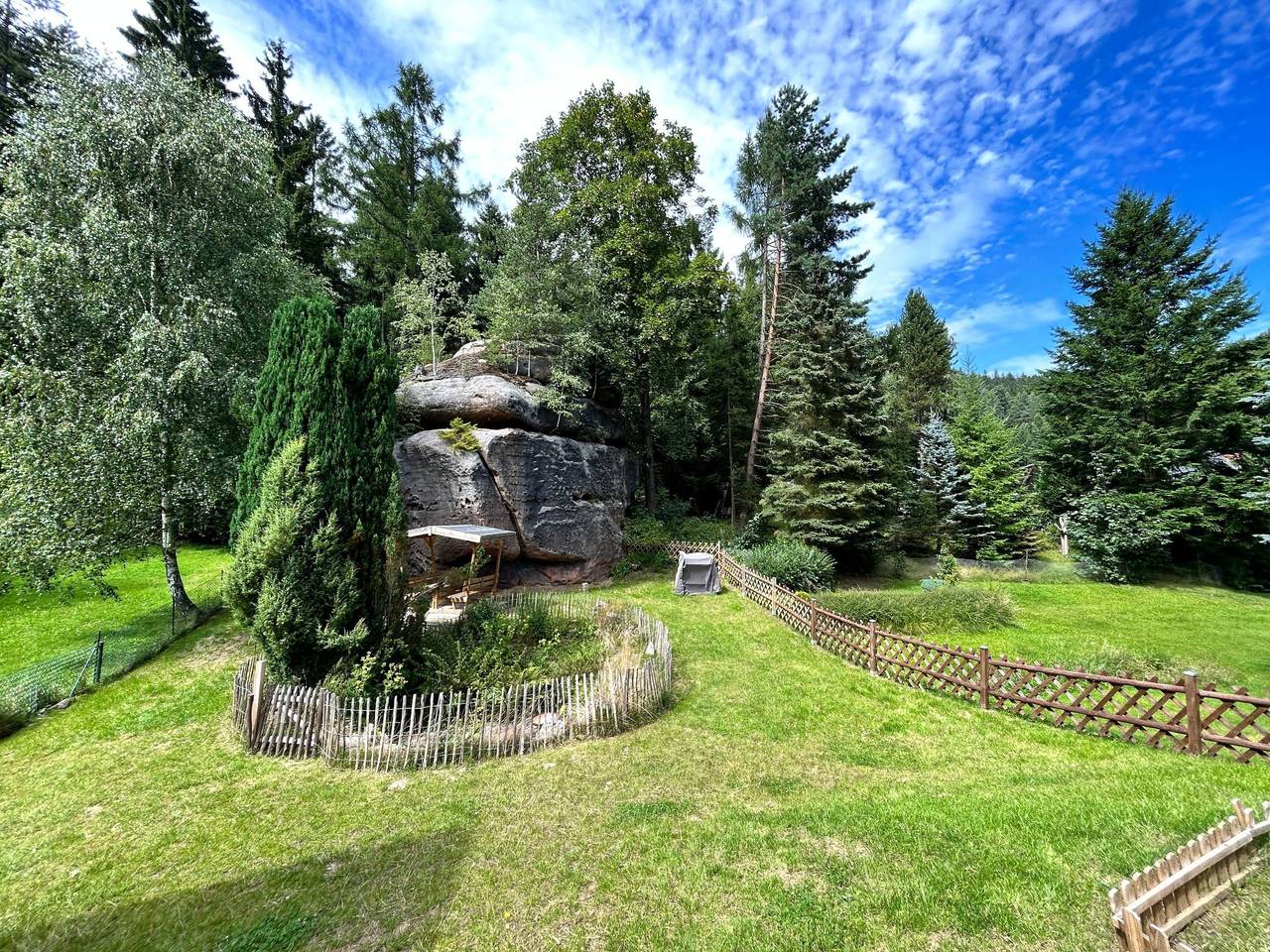 Waldferienhaus Dunja mit Sauna, Whirlpool, direkt am Waldrand, Kletterfelsen in Oybin, Zittauer Gebirge