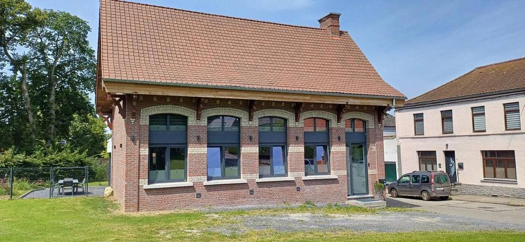 Gîte pour 11 personnes, avec jardin, animaux acceptés dans Roisin