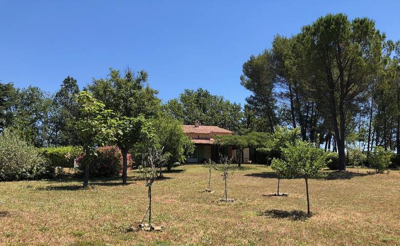 Clos des chênes : vacances en famille, avec air conditionné et piscine privée sécurisée in Cotignac, Región Brignoles