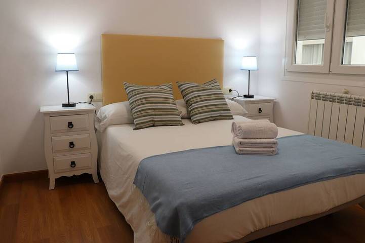 Ganze Wohnung, Apartment in front of the beach of Coira in the center of Portosin in Praia de Coira (Porto do Son), Porto do Son