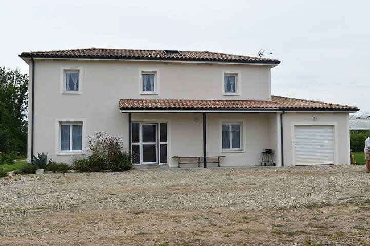 Location de vacances pour 12 personnes, avec Terrasse et Jardin à Sainte-Livrade-sur-Lot