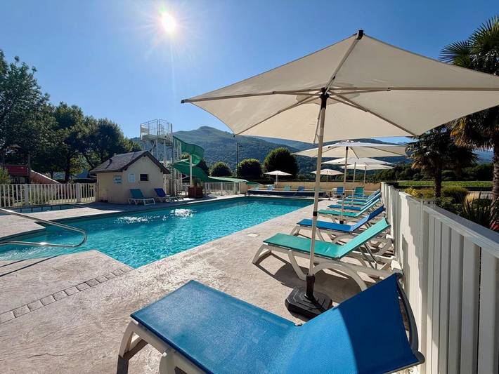 Location de vacances pour 4 personnes, avec Terrasse et Jardin ainsi que Piscine et Vue à Agos-Vidalos - 4