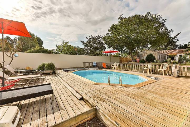 Gîte pour 8 personnes, avec jardin et piscine dans Office De Tourisme De Longeville Sur Mer