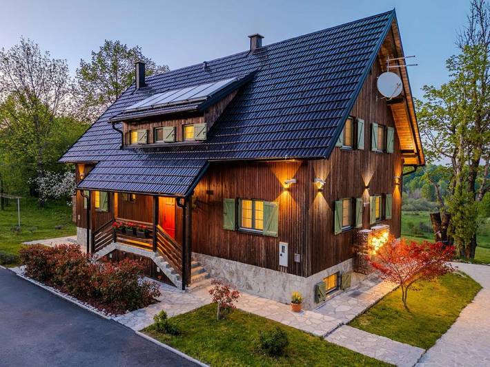 Vakantiewoning voor 3 personen, with tuin and whirlpool as well as sauna aan de Plitvicemeren