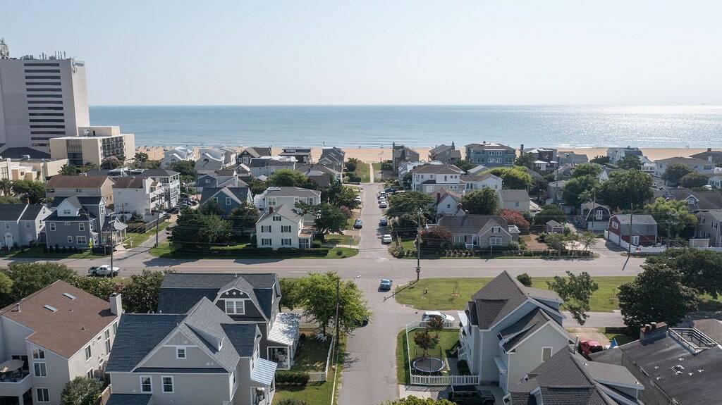 Charming 3 Br North End Beach Cottage One Block to the Beach - Private Parking + Private Backyard in Virginia Beach