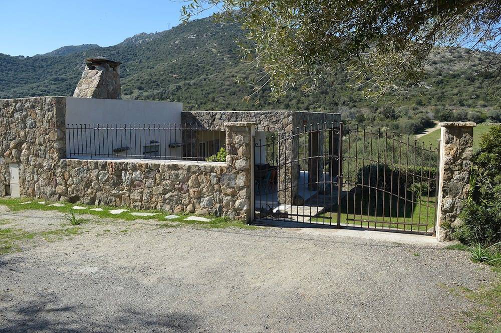 Casa di campagna nel corso maquis 2. 3 km dalla spiaggia di Lozari in Palasca, Calvi e dintorni