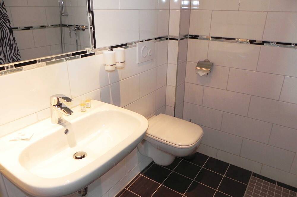 Doppelzimmer 15 - Domkes Hotel Garni Haus an der See in Bansin, Heringsdorf