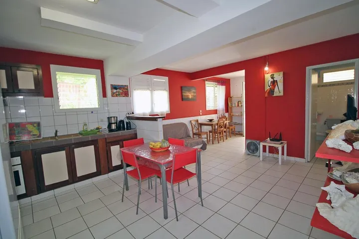 Casa de vacaciones para 6 personas, con jardín además de vistas y piscina - 1