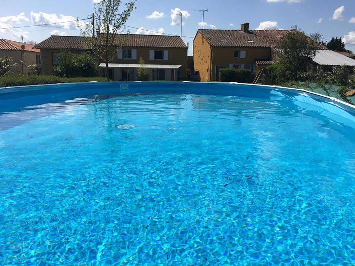 Maison de vacances pour 20 personnes, avec piscine et terrasse ainsi que jardin et vue