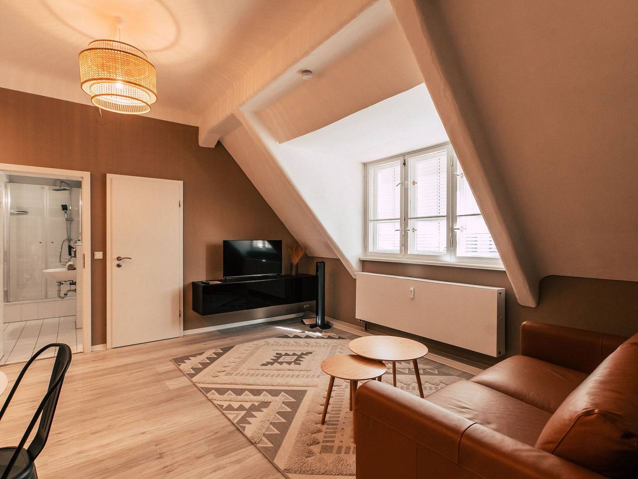 Ganze Ferienwohnung, Luga Homes - Nikolaikirche - *Relaxing* 2-Zimmer-Appartement mit Küche in Leipzig Mitte, Leipzig