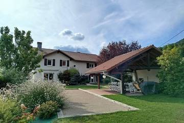 Location de vacances pour 14 personnes, avec jardin à Saint-Étienne-lès-Remiremont