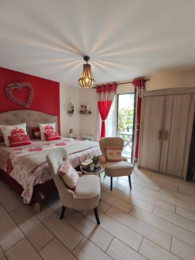 Gîte pour 2 personnes, avec jardin et vue à Adast