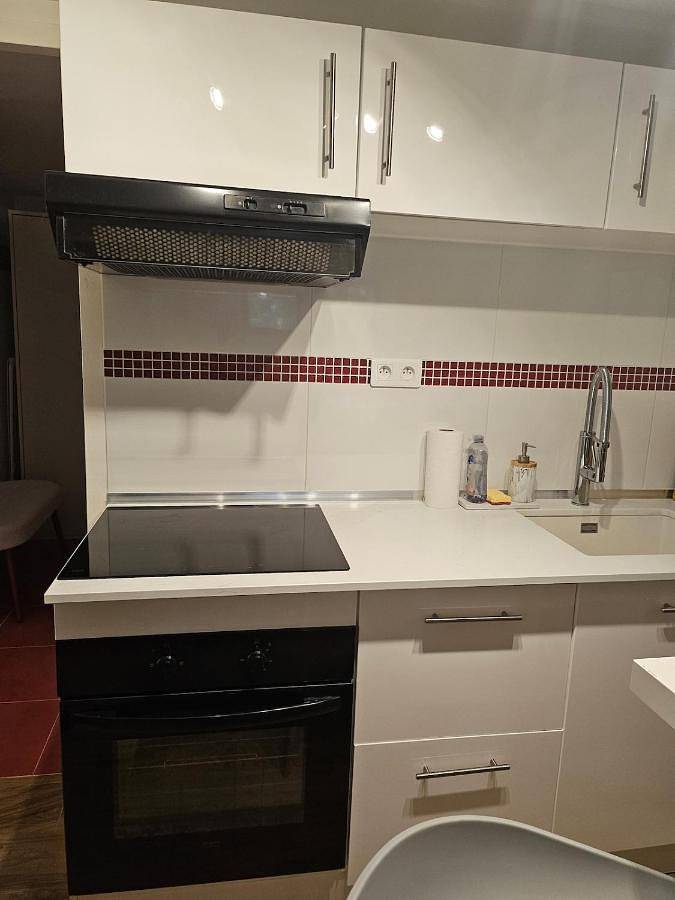 Appartement de vacances entier, L'Escale Studio élégant indépendant à 5 mn de l'aéroport d'Orly et à 15 mn de Paris Centre in Paray-Vieille-Poste, Essonne
