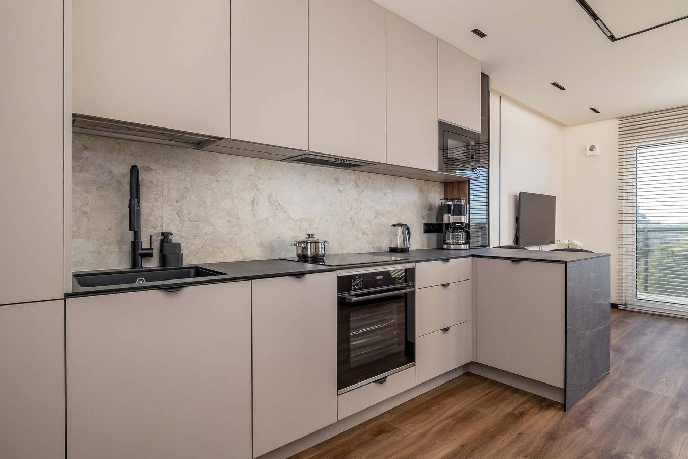 Studio entier, Al. Bielska 129 Tychy | Air Conditioned Studio with Parking and Mountain View in Tychy, Silésie