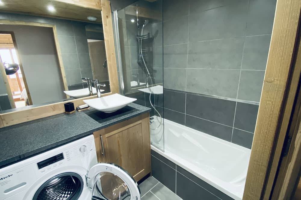 Ganze Wohnung, Brand new high quality 10-12 guests (120m2) apartment in Sainte Foy Tarentaise in Sainte-Foy-Tarentaise, Rutor-Gruppe