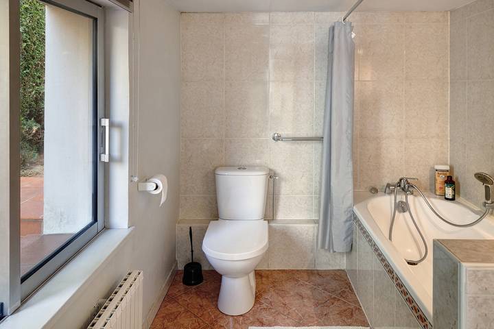 Chambre d’hôtes chez Maud et David – Terrasse privée, jardin commun et Wi-Fi in Chaumontel, Val-d'Oise