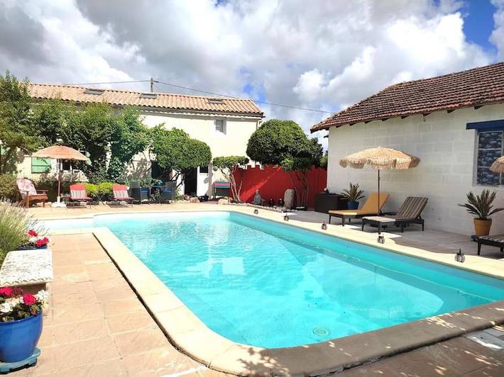 Casa de vacaciones para 2 personas, con jardín y vistas además de terraza y piscina - 1