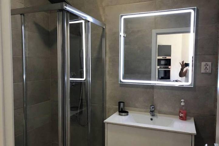 Country house with modern amenities, 5 minutes from the natural pools in Altares, Terceira (Azoren)