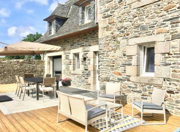 Gîte pour 6 personnes, avec jardin et terrasse à Pleyber-Christ