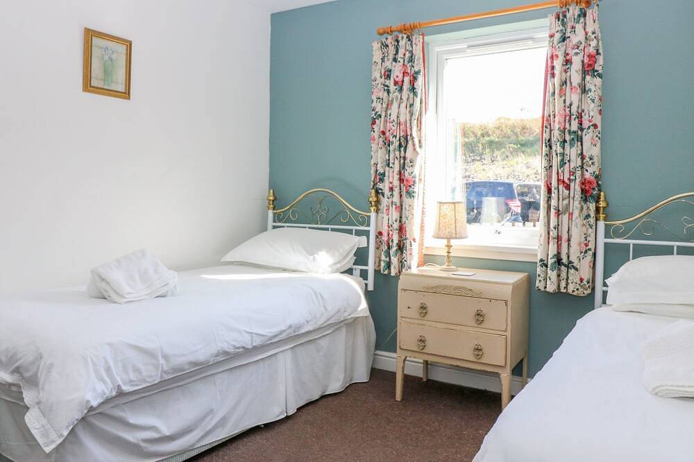 Driftwood Cottage, pet friendly in Craignure, Isle Of Mull in Argyll & Bute