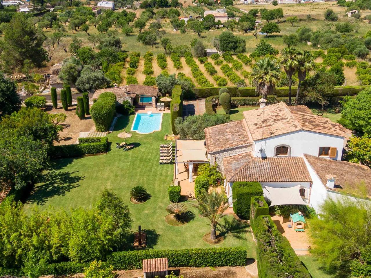 Spectacular finca with pool in the outskirts of Inca in Inca, Majorca Center