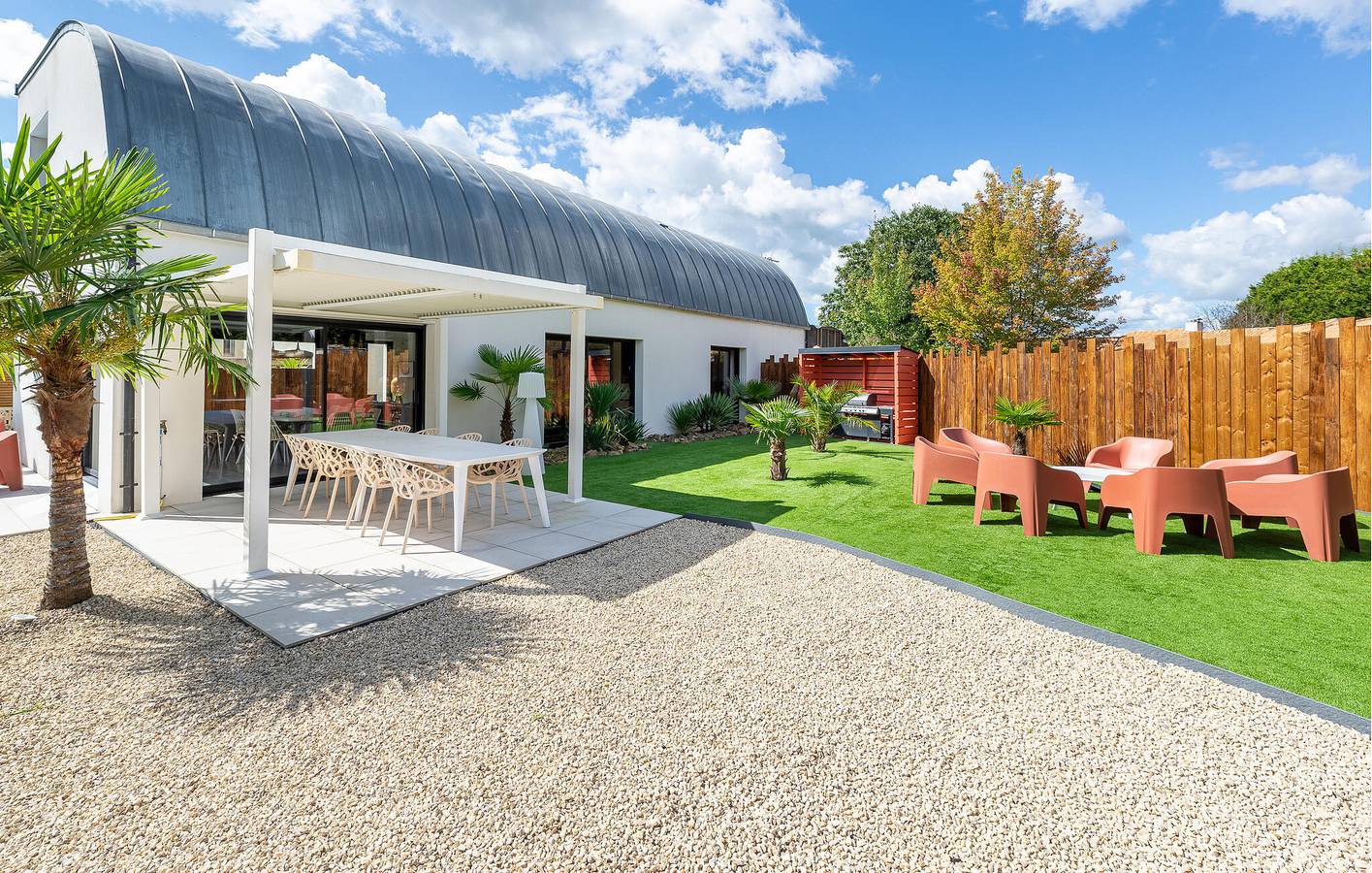 Gemütliche Wohnung mit Pool, Garten und Flussblick, in der Nähe von L'Ognon in Saint-Aignan-Grandlieu, Nantes und Umgebung