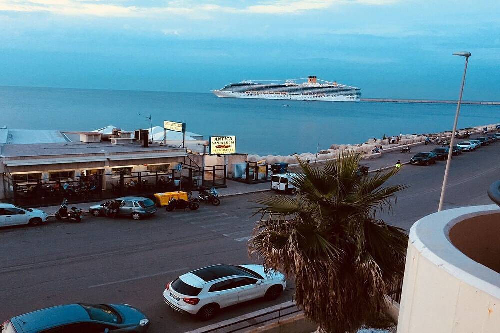 Apartamento entero, Casa de lujo en el mar in Bari, Region de Bari