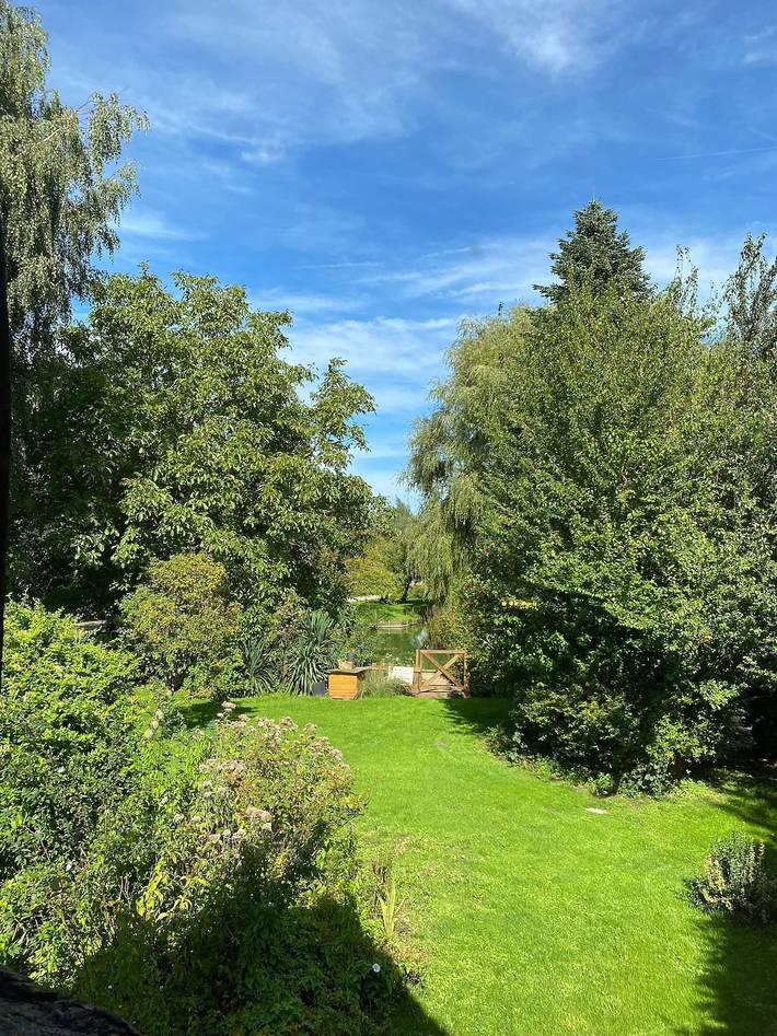 Gîte pour 5 personnes, avec terrasse ainsi que piscine et jardin