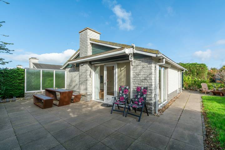 Vakantiehuis voor 5 personen, with Balkon/Terras and Terras as well as Tuin in Petten
