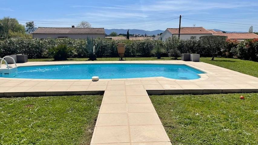 Vakantiehuis voor 8 personen, with terras and tuin as well as zwembad in Vidauban