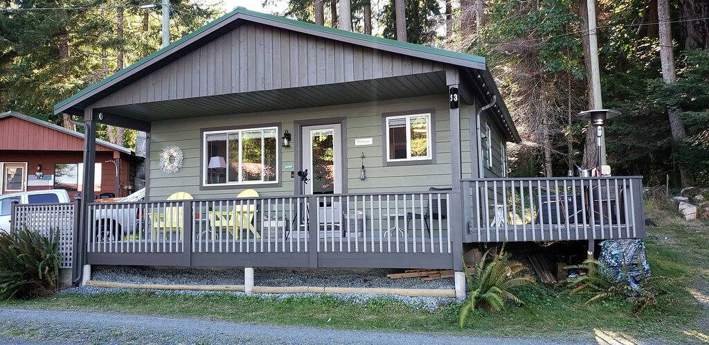 Log Cabin for 4 People in Vancouver Island, British Columbia