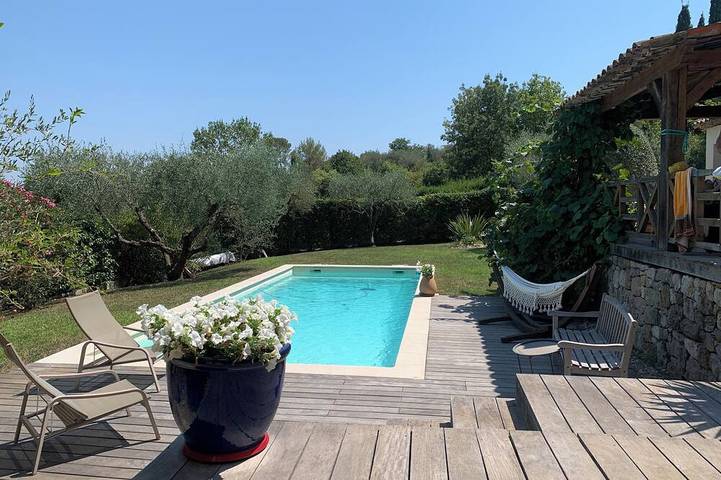 Holiday rental for 6 people, with terrace and garden, with pets in Valbonne