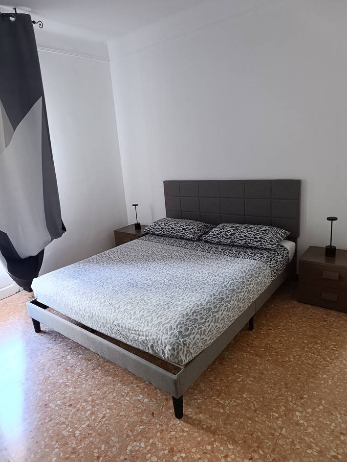 Apartamento inteiro, Apartamento 'Casa Diana 2K' com Varanda, Wi-Fi e Ar Condicionado in Ventimiglia (Cidade), Ventimiglia