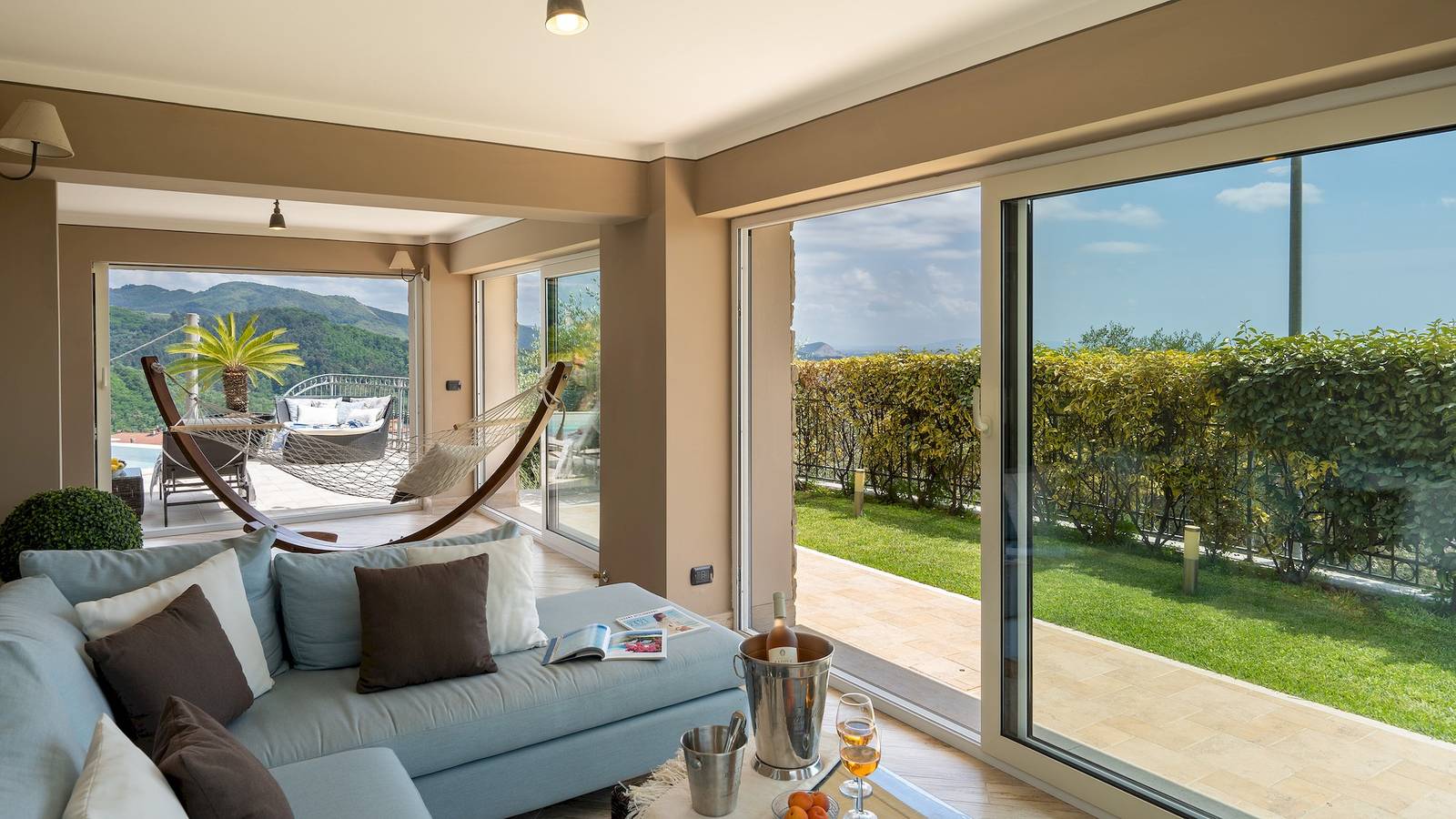 Ganze Wohnung, Villa Dolphin 10, Emma Villas in Massarosa, Italienische Riviera