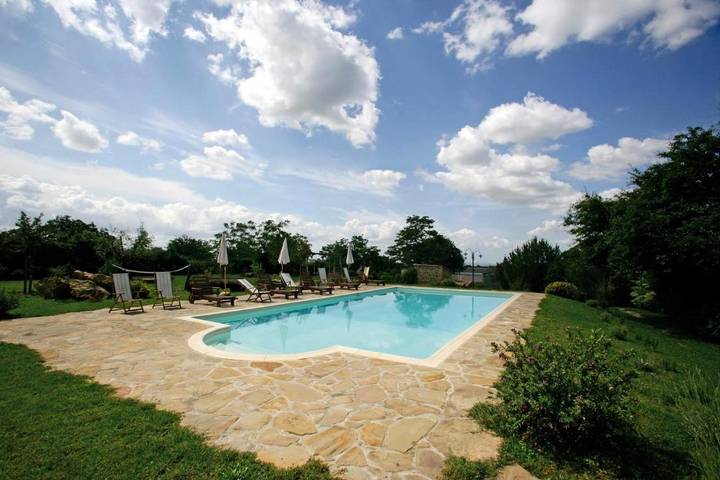 Agriturismo per 2 persone, con Terrazza e Giardino nonché Piscina a Cinigiano
