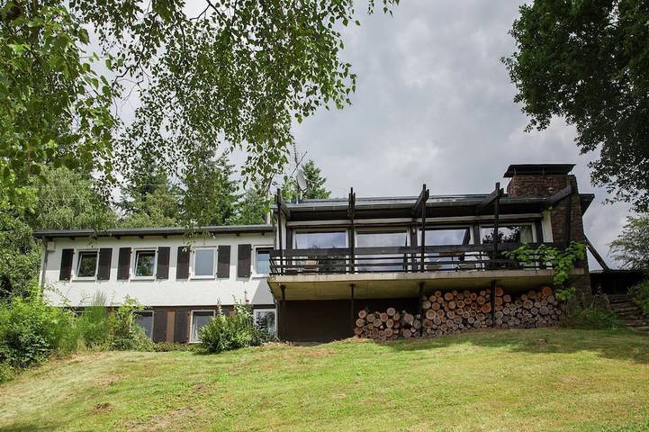 Ferienhaus für 10 Personen, mit Balkon/Terrasse und Terrasse sowie Garten in Kleinich