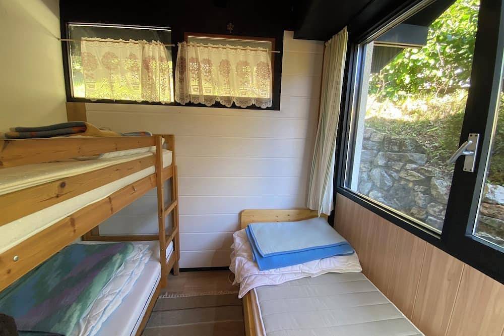 Ganze Wohnung, Ferienhaus für bis zu 5 Personen mit Pool in Tignale, Gardasee-Berge