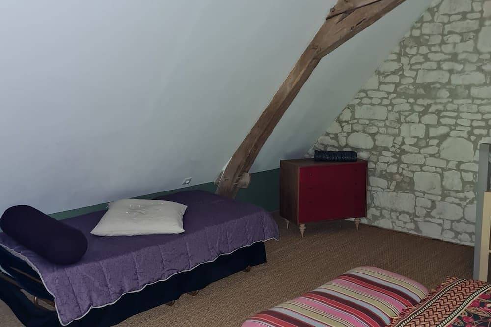 Gîte La bergerie, la petite maison dans la prairie... in Varennes, Région de Loches