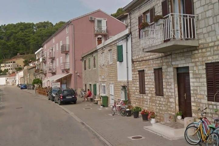 Ganze Wohnung, 1-Zimmer-Ferienwohnung mit Terrasse und Meerblick Novigrad in Novigradsko More, Zadar